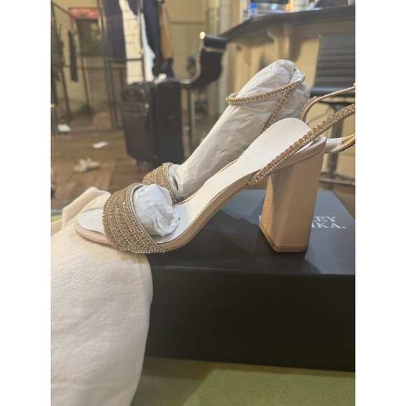 Badgley Mischka Becca rhinestone‎ jeweled sandals size 8.5 Bridal Fairy - Picture 3 of 14